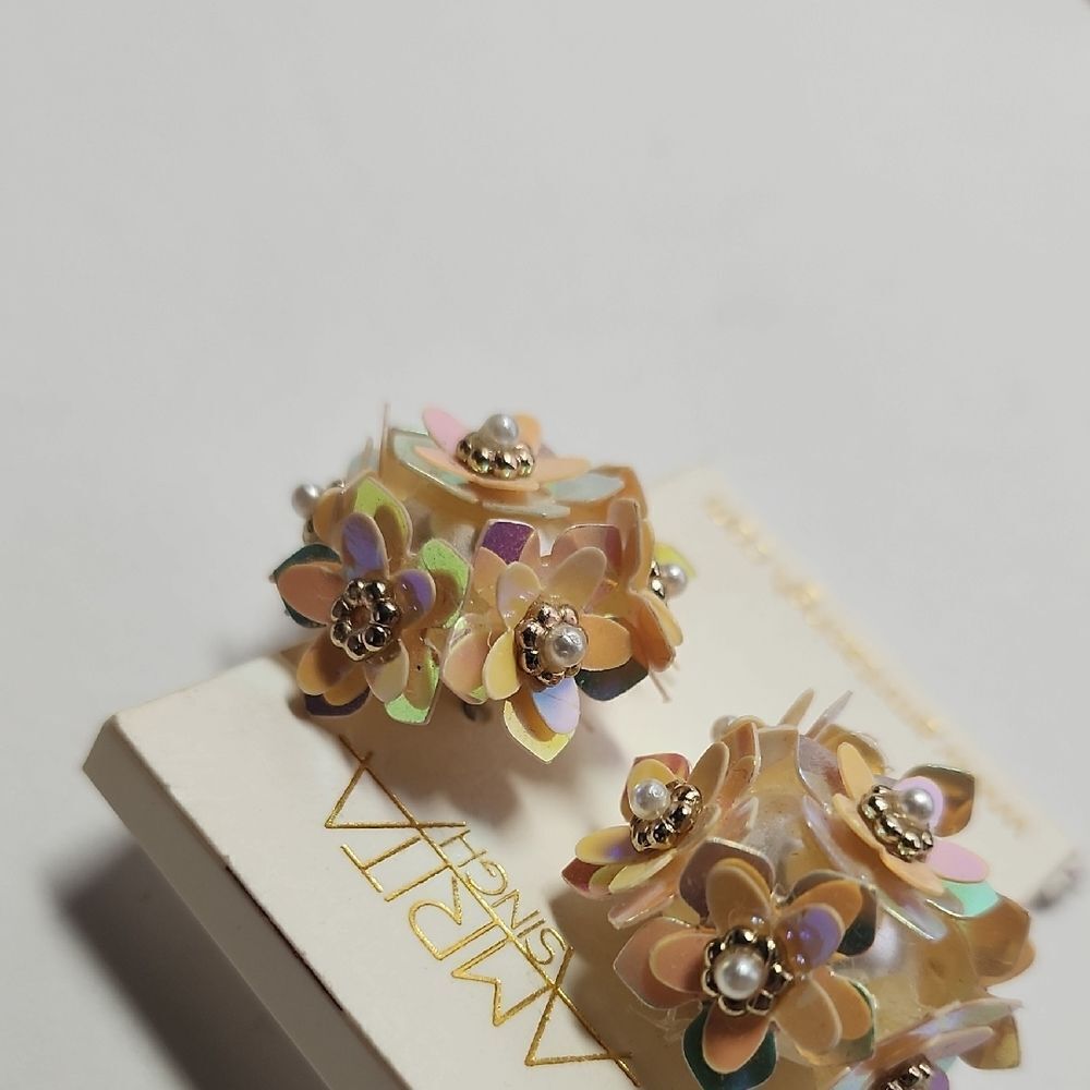 Amrita Singh Iridescent Floral Earrings - Picture 4 of 4